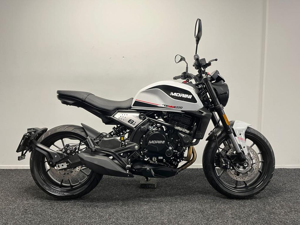 MOTO MORINI SEIEMMEZZO STR (bj 2026)