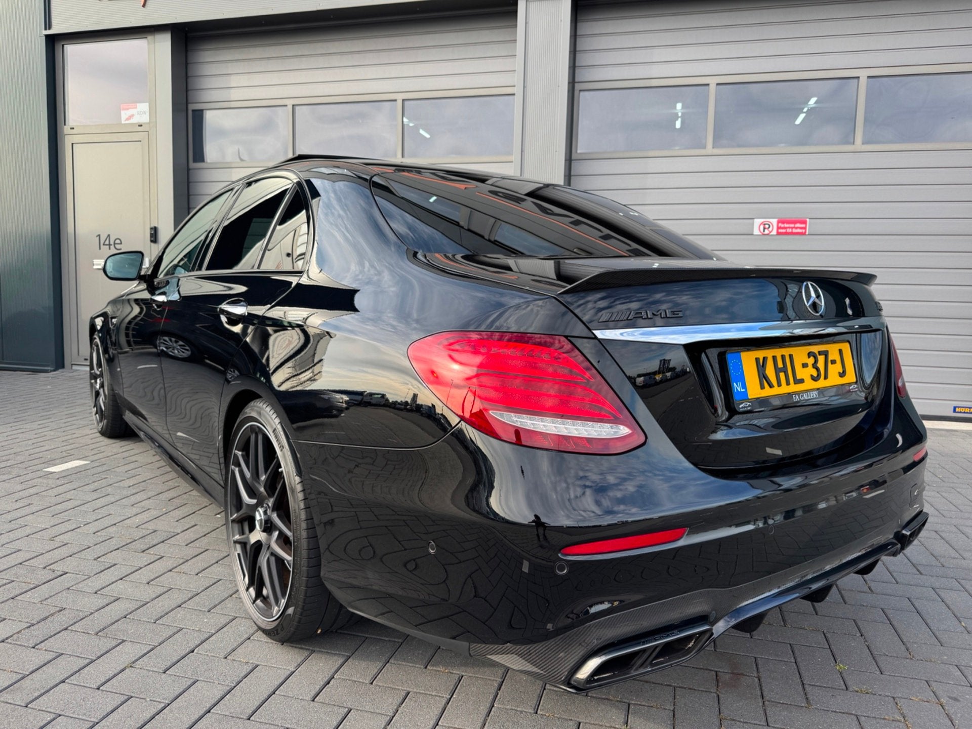 Mercedes-Benz E-klasse AMG E63 S 4MATIC+ Carbon Softclose BO, Gebruikt, Zwart, Leder, Sedan
