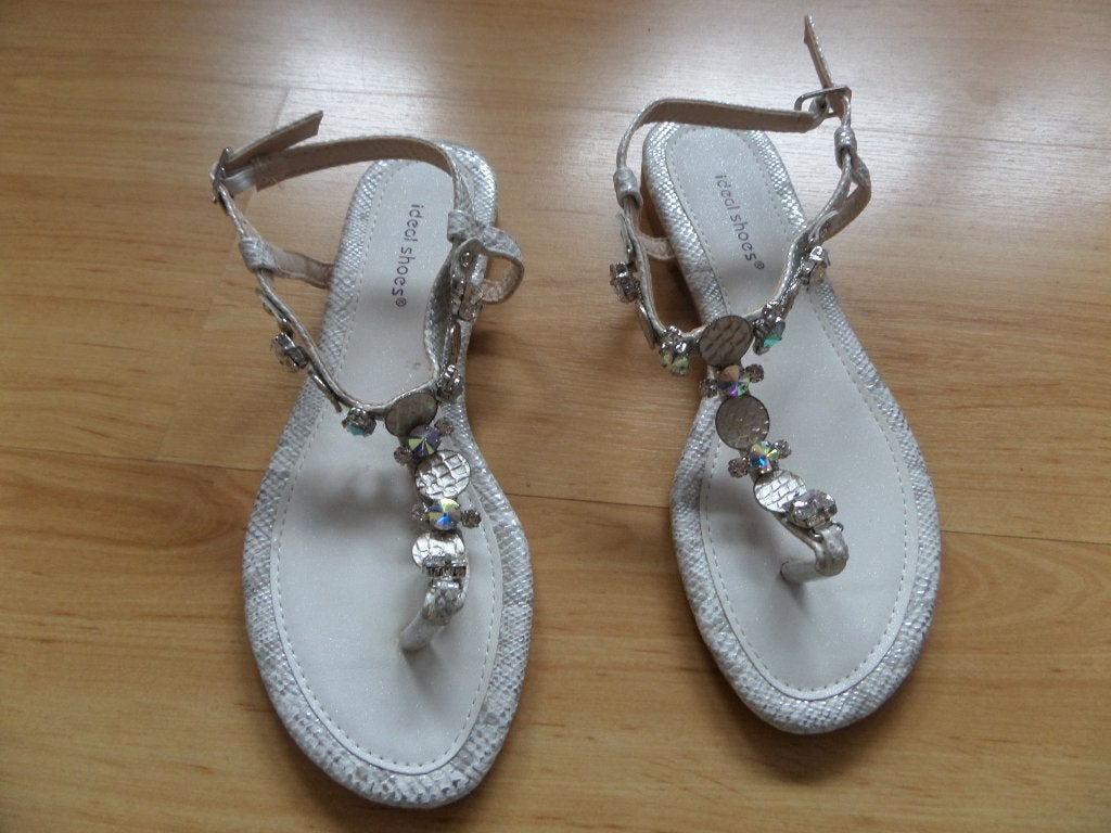 Nieuwe zilverkleurige sandalen maat 38 met bling bling, Overige kleuren, Nieuw, Sandalen of Muiltjes, Ophalen of Verzenden