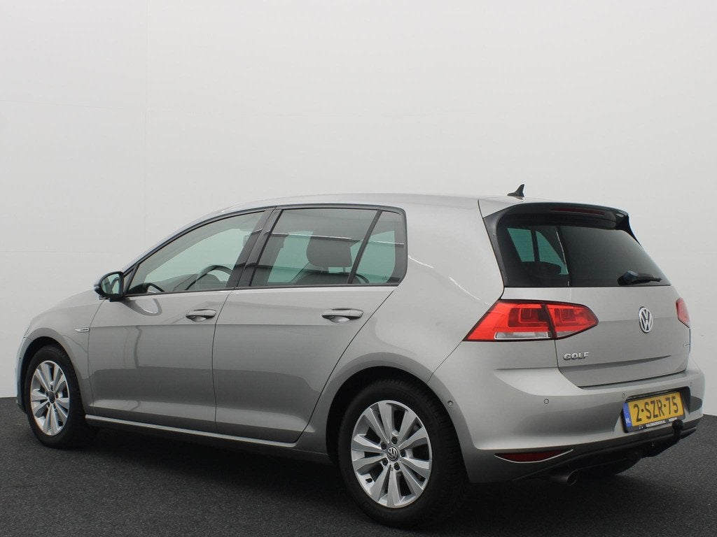 Volkswagen Golf 1.6 TDI Highline BlueMotion TREKHAAK / STOEL, Voorwielaandrijving, Euro 5, Stof, Gebruikt