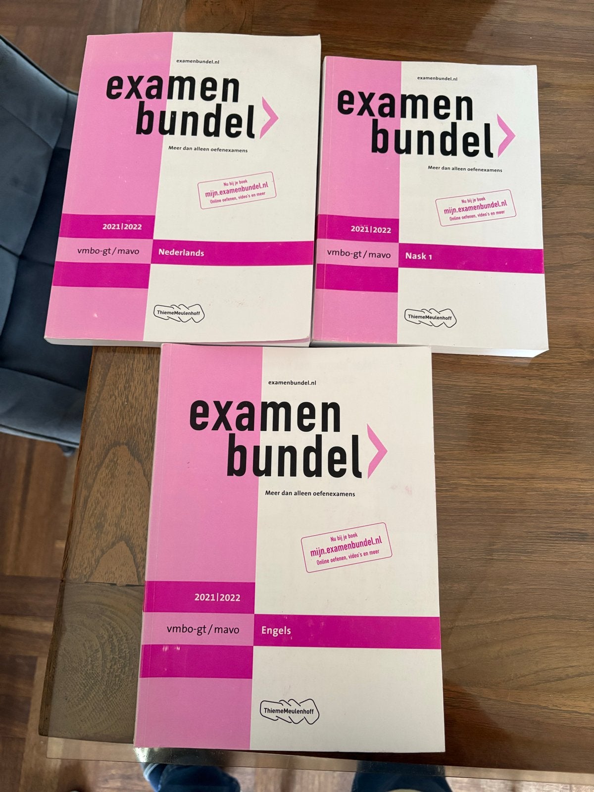 Examenbundels en Samengevat boeken VMBO 2021/2022, Boeken, Schoolboeken, Ophalen of Verzenden, Zo goed als nieuw, VMBO, Nederlands