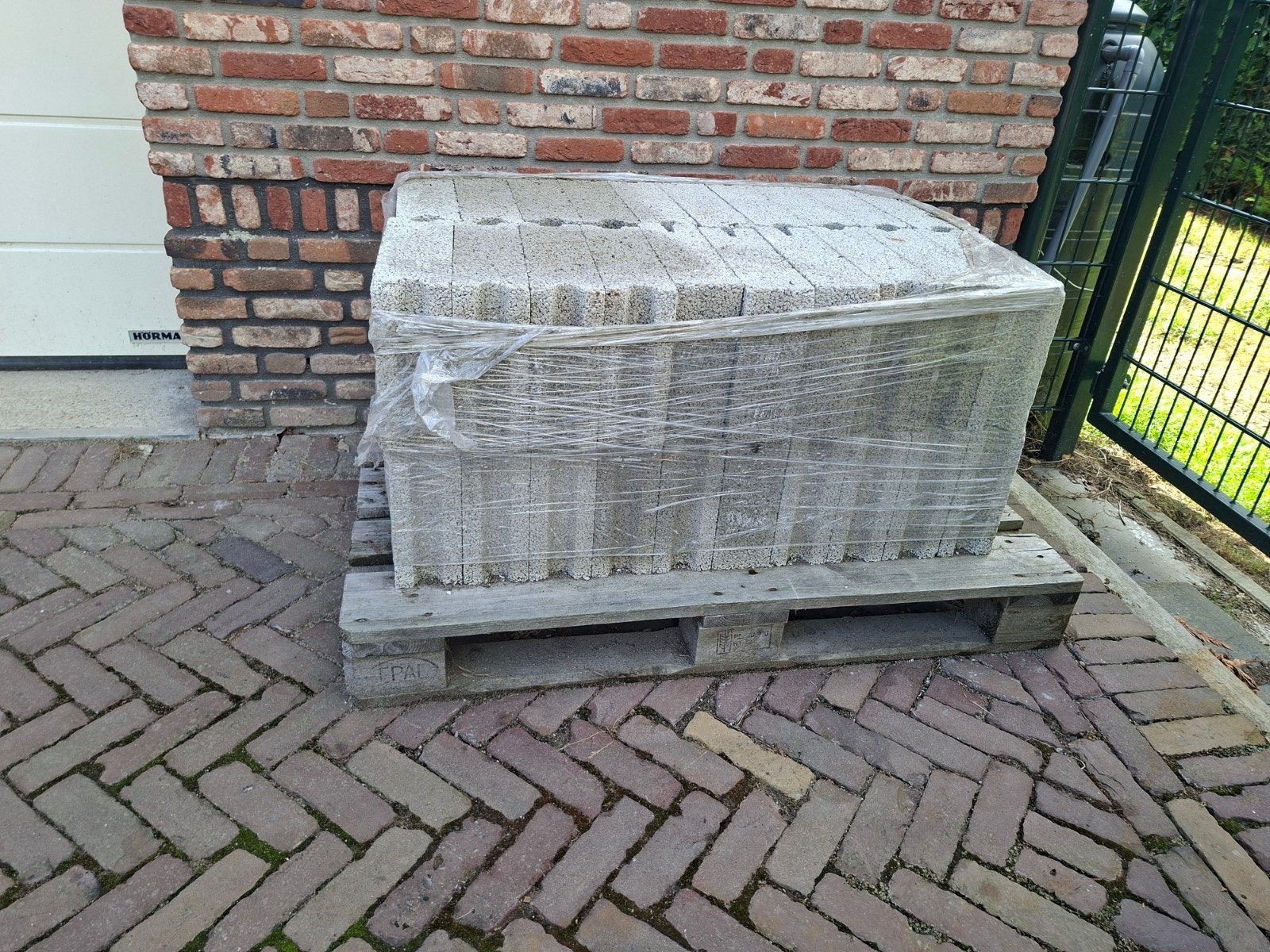 Grind betonblok 325x100x240 / 40 stuks, Ophalen, Bakstenen