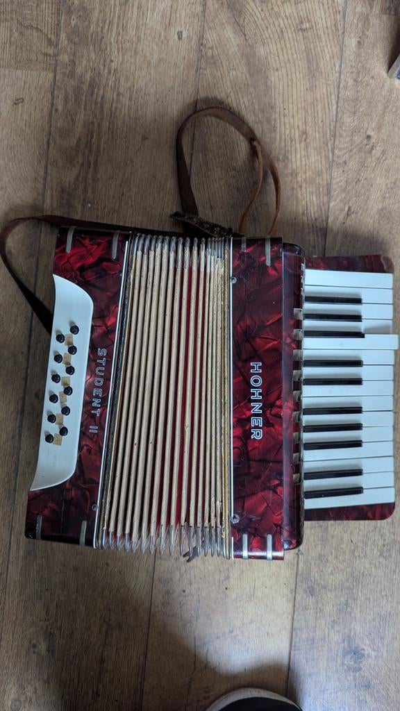 Hohner Student II Accordeon - Rood, Gebruikt, Ophalen, Gebruikt, Overige formaten, Toetsaccordeon