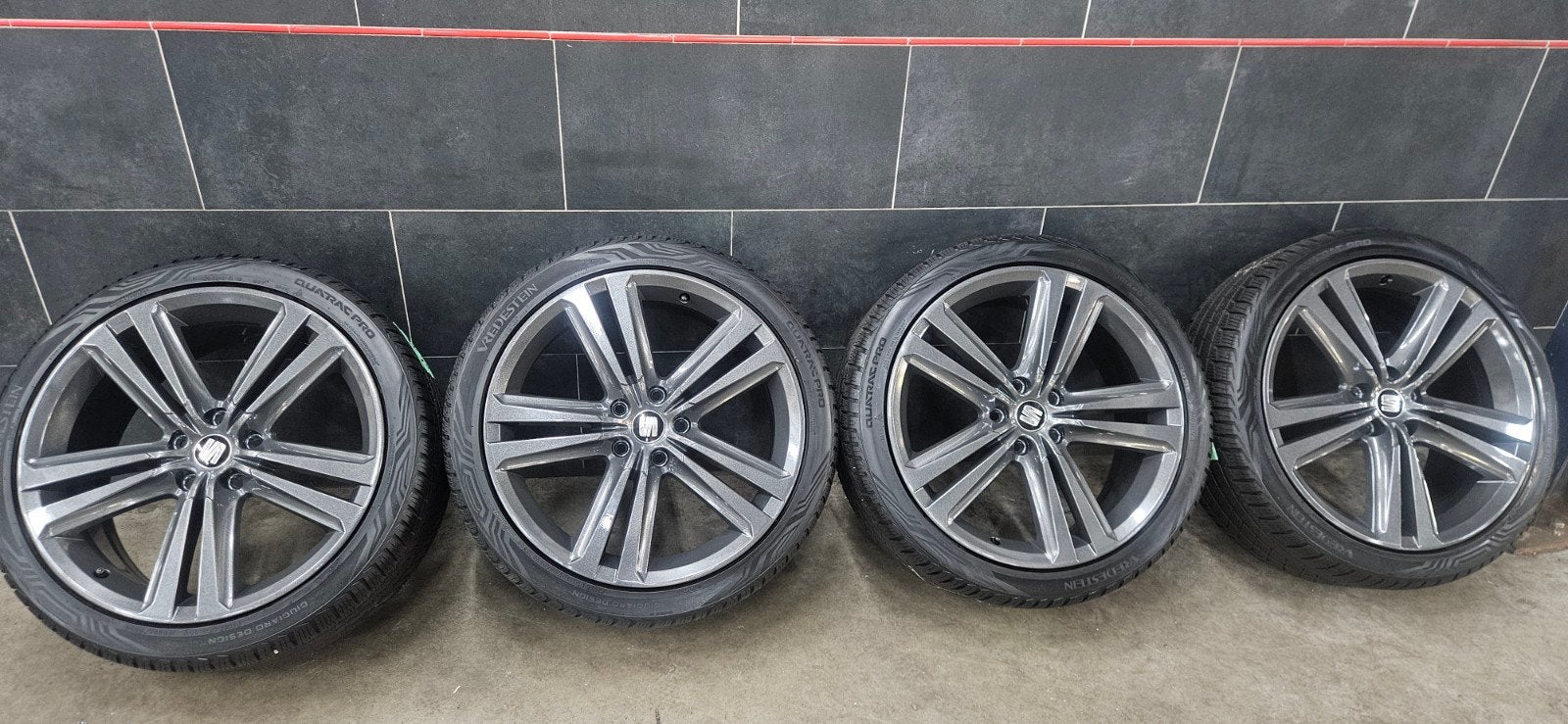 19 inch origineel Seat / 5x112 / ET50 / 57.1/ 225 40 19 /VAG, Nieuw, All Season, Band(en), Personenwagen