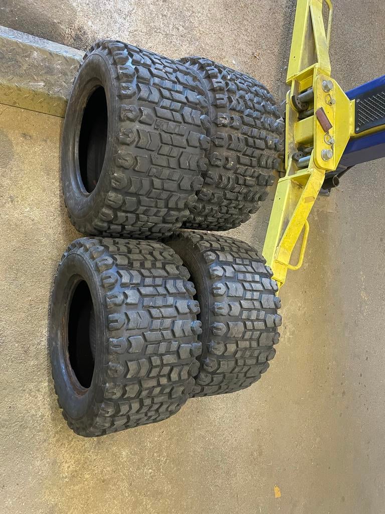 Kende band 23x10.50-12 voor Knikmops 90 / 100 Mini shovel, Ophalen of Verzenden, Gebruikt