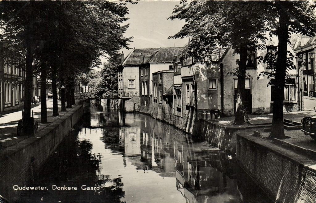 Oudewater, Donkere Gaard - 1960 gelopen, Verzamelen, Ansichtkaarten | Nederland, Verzenden, 1960 tot 1980, Gelopen, Noord-Brabant