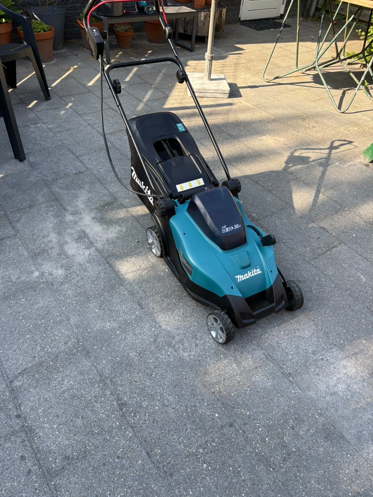 Makita DLM431 2x18 LXT accu grasmaaier, Tuin en Terras, Grasmaaiers, Ophalen, Cirkelmaaier, Gebruikt, Accu-grasmaaier