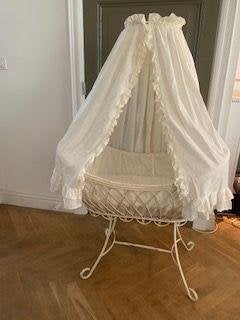 Romantische Witte Rotan Babywieg / Wiegje (Vintage Jaren 50), Kinderen en Baby's, Babywiegjes en Ledikanten, Ophalen, Gebruikt