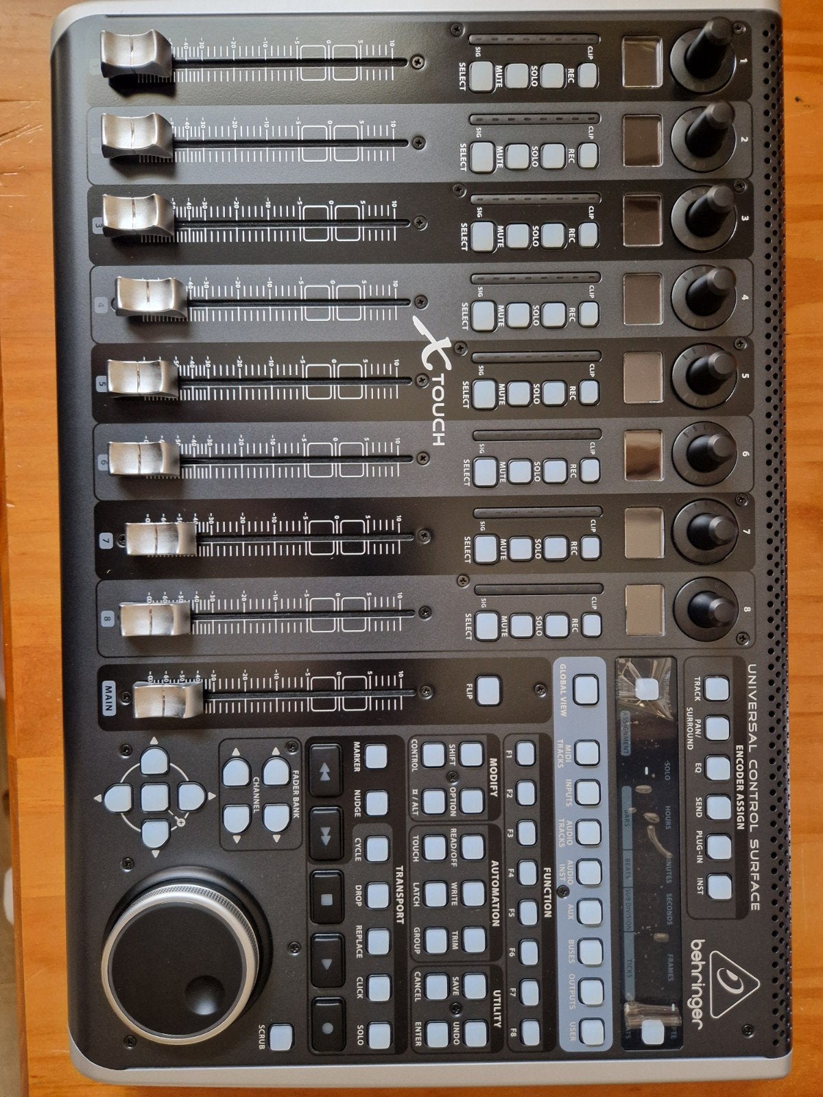 Behringer X-Touch z.g.a.n. ophalen in Enkhuizen (m2417779465