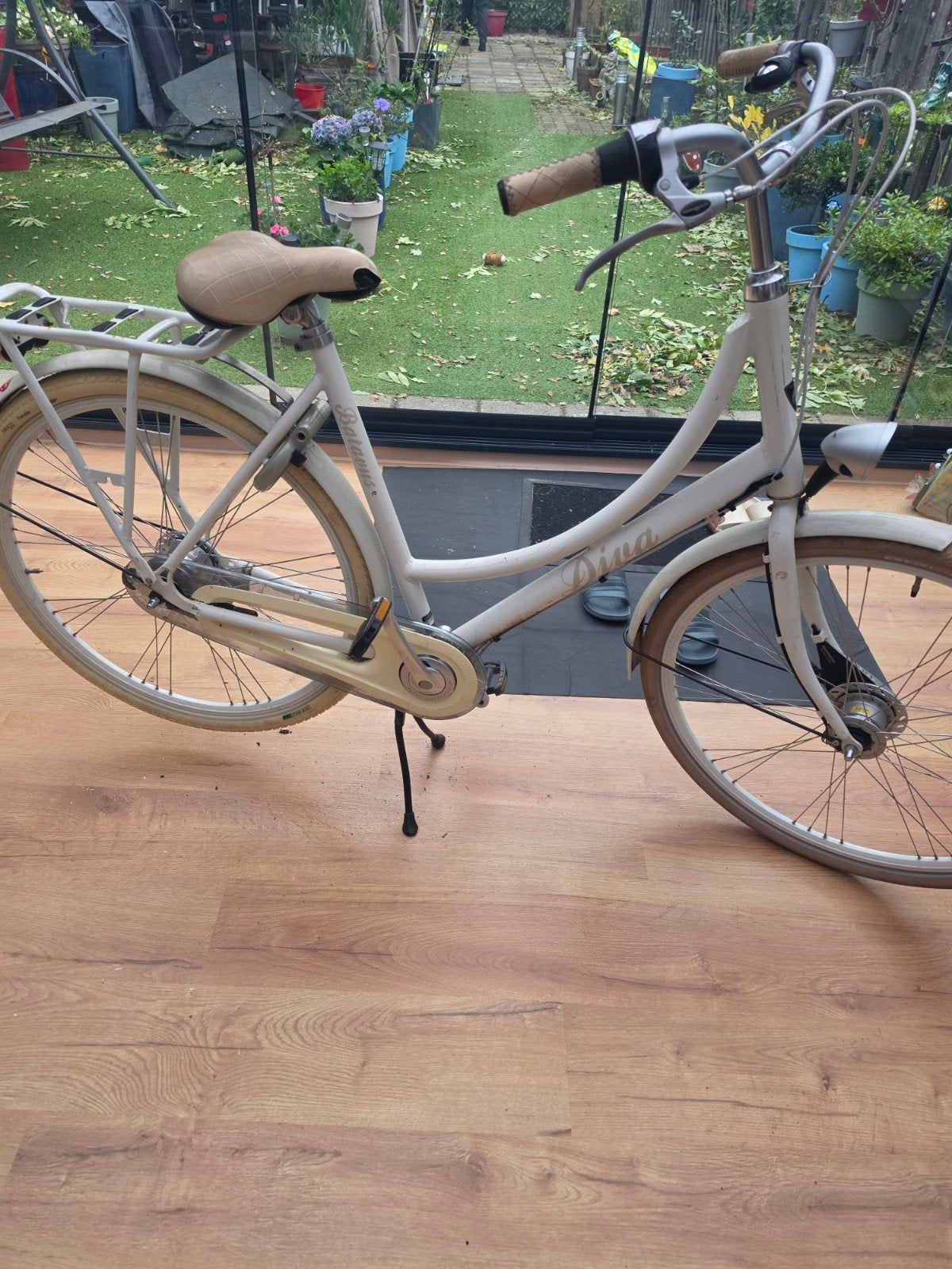 Batavus Diva Damesfiets - Wit, Zo goed als nieuw, Fietsen en Brommers, Ophalen, Terugtraprem, 53 tot 56 cm, (Extra) lage instap