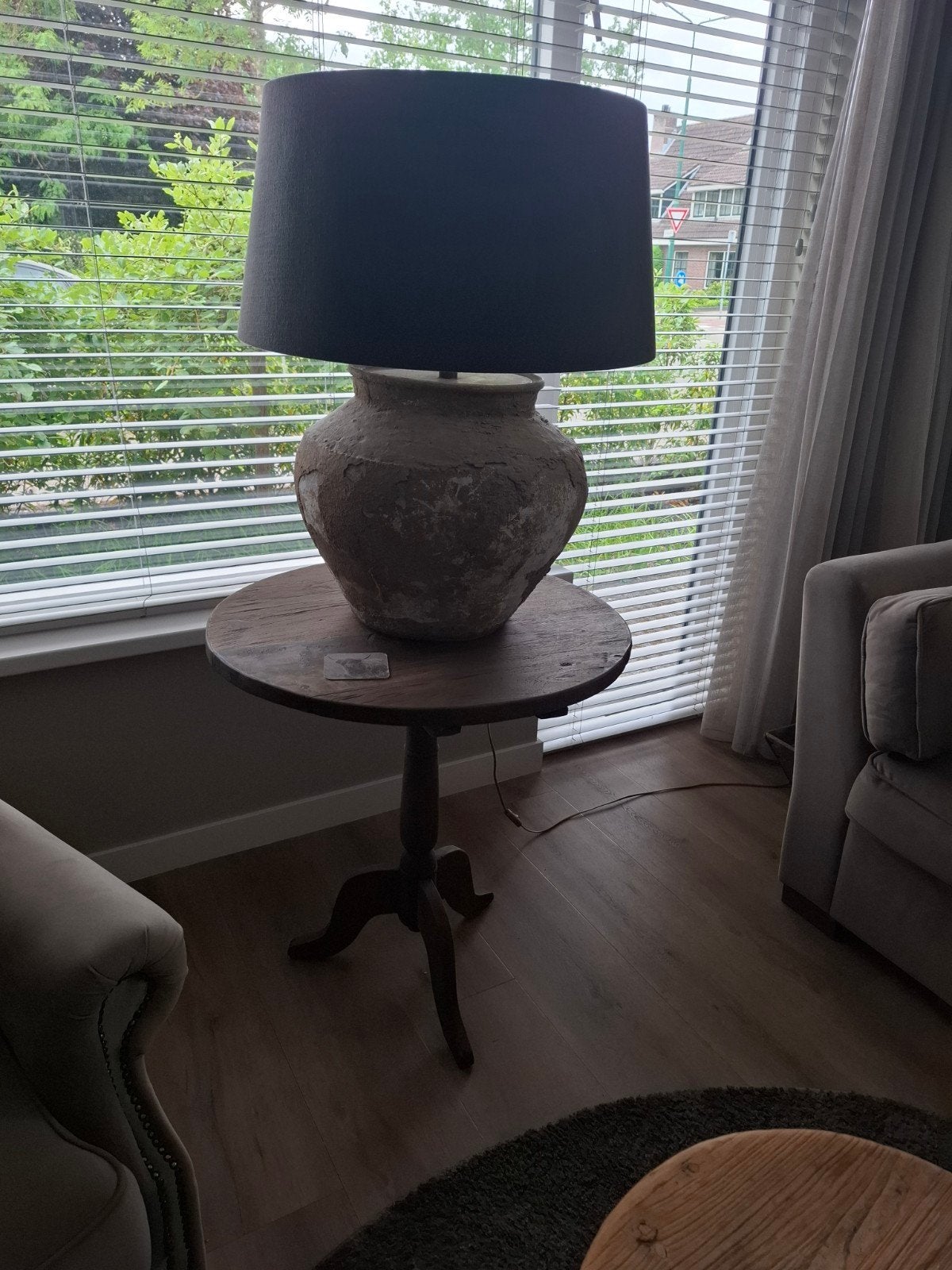 Wijntafel met kruiklamp, Ophalen of Verzenden, Gebruikt, Rustiek, Landelijk, Industrieel