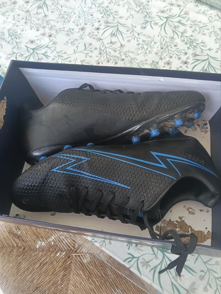 voetbalschoenen - maat41.Zo goed als nieuw, Maat XS of kleiner, Ophalen of Verzenden, Zo goed als nieuw, Schoenen