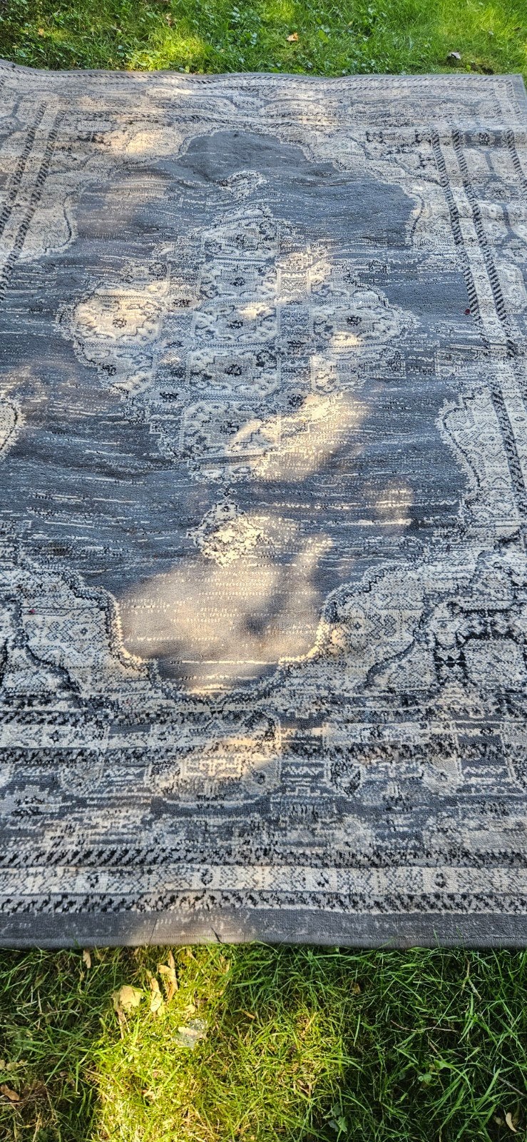 Vloerkleed. 200x300 cm nu voor 25 euro
300x200 cm
Voor maar, Grijs, 200 cm of meer, Ophalen of Verzenden, Zo goed als nieuw