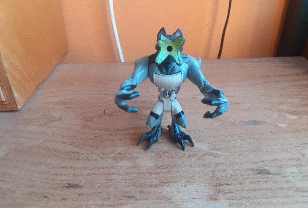 Ben 10 benwolf figuur met staart, Ophalen of Verzenden, Gebruikt