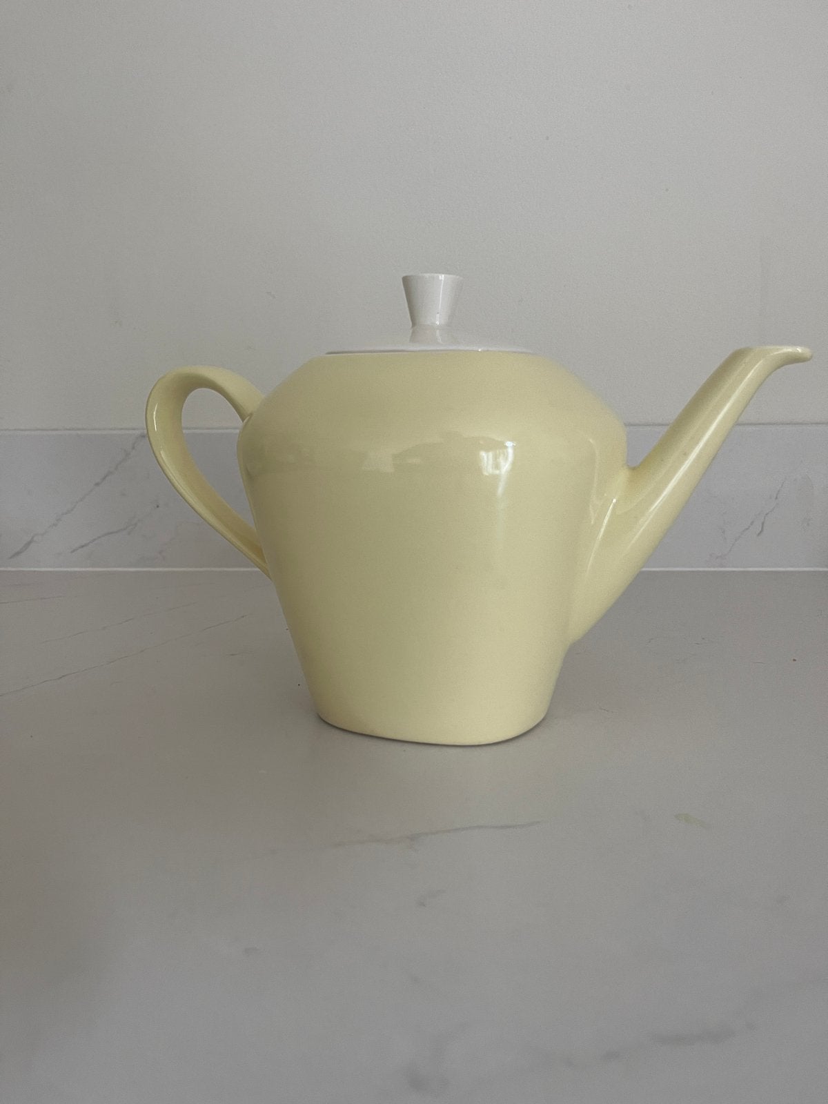 Pastel Regout theepot Amsterdam., Antiek en Kunst, Antiek | Servies los, Ophalen of Verzenden