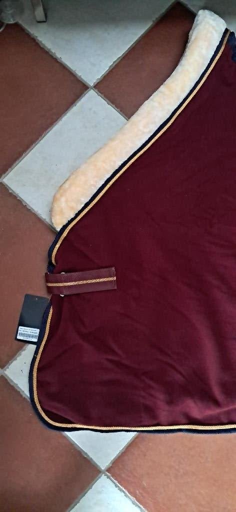 Chique showdeken fleece bordeaux, Dieren en Toebehoren, Full (L), Zweetdeken, Nieuw, Ophalen of Verzenden