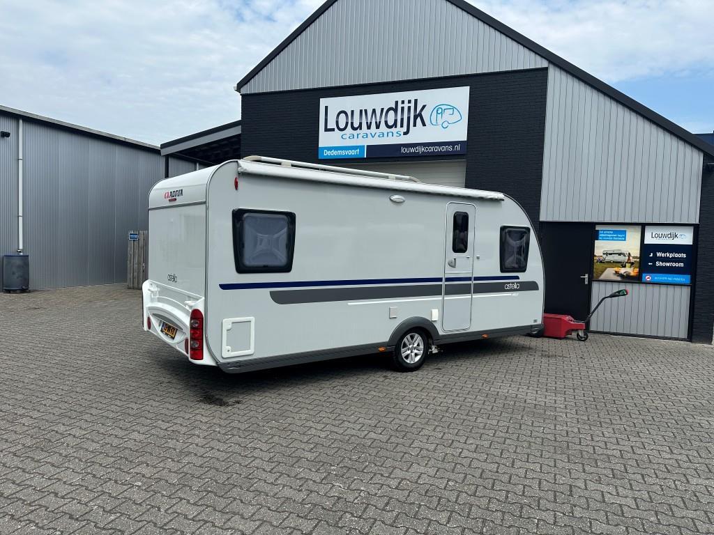 ADRIA Astella 492 PU ’15 (Mover, Fransbed, Rondzit), Caravans en Kamperen, Caravans, Rondzit, 7 tot 8 meter, Bedrijf, Kelvinstraat 23
7701BZ  Dedemsvaart, NL