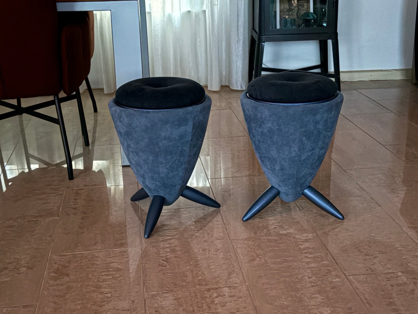 Leolux  TamTam, 2 stuks , prijs is per stuk., 45 tot 60 cm, Minder dan 55 cm, Design, Rond