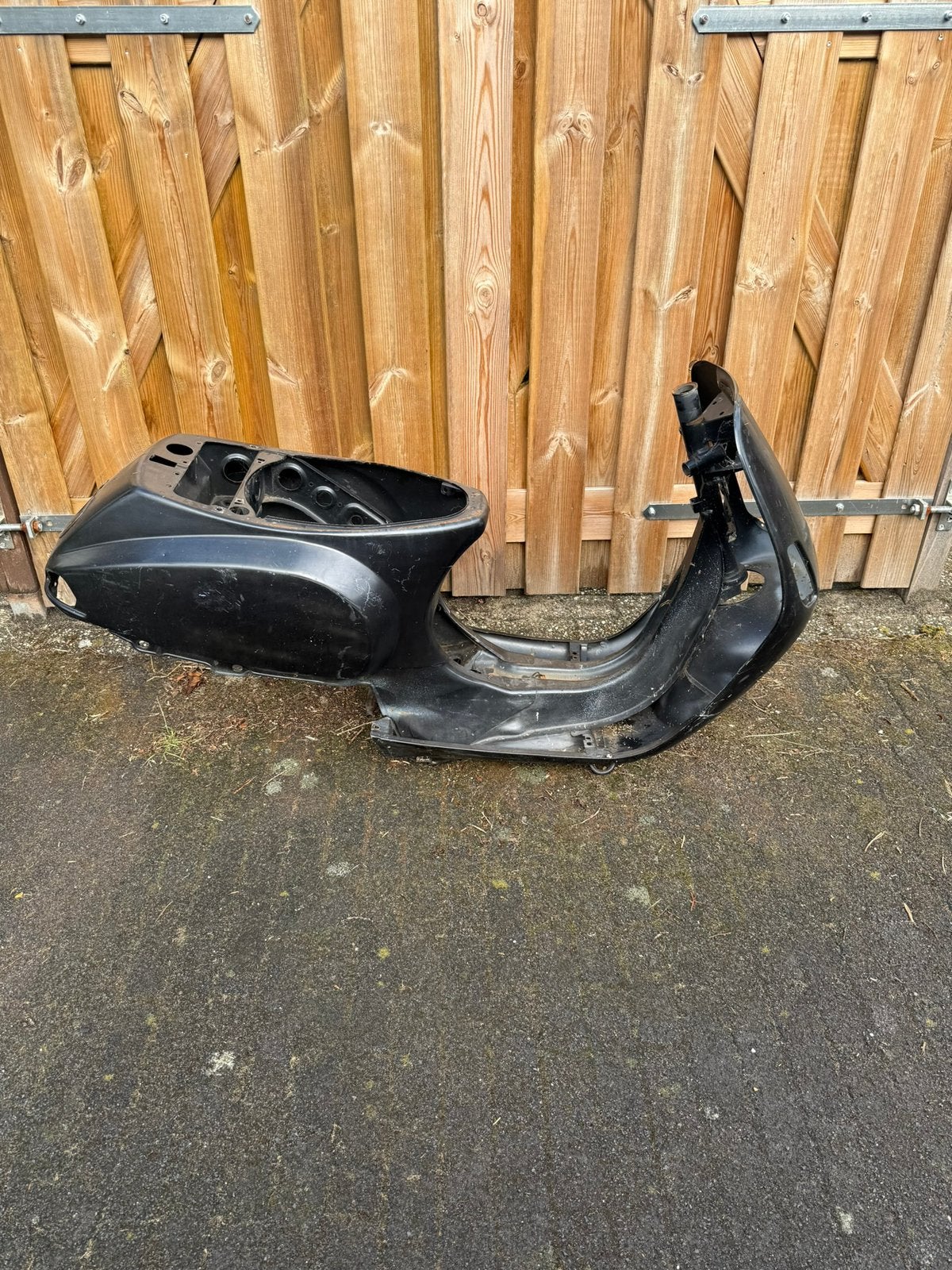 Vespa lx/s frame zonder 123 voor schadeherstel harde bodem, Motoren, Tuning en Styling, Ophalen of Verzenden