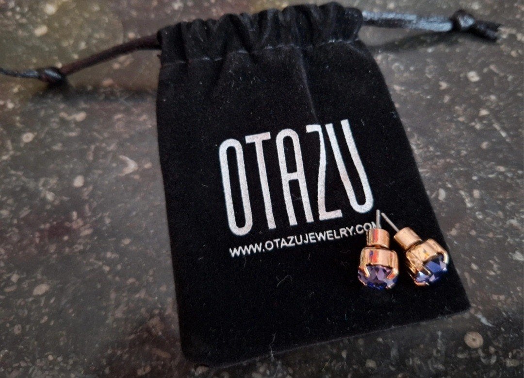 Lavender earpins Otazu, Sieraden, Tassen en Uiterlijk, Ophalen of Verzenden, Nieuw, Paars, Dame