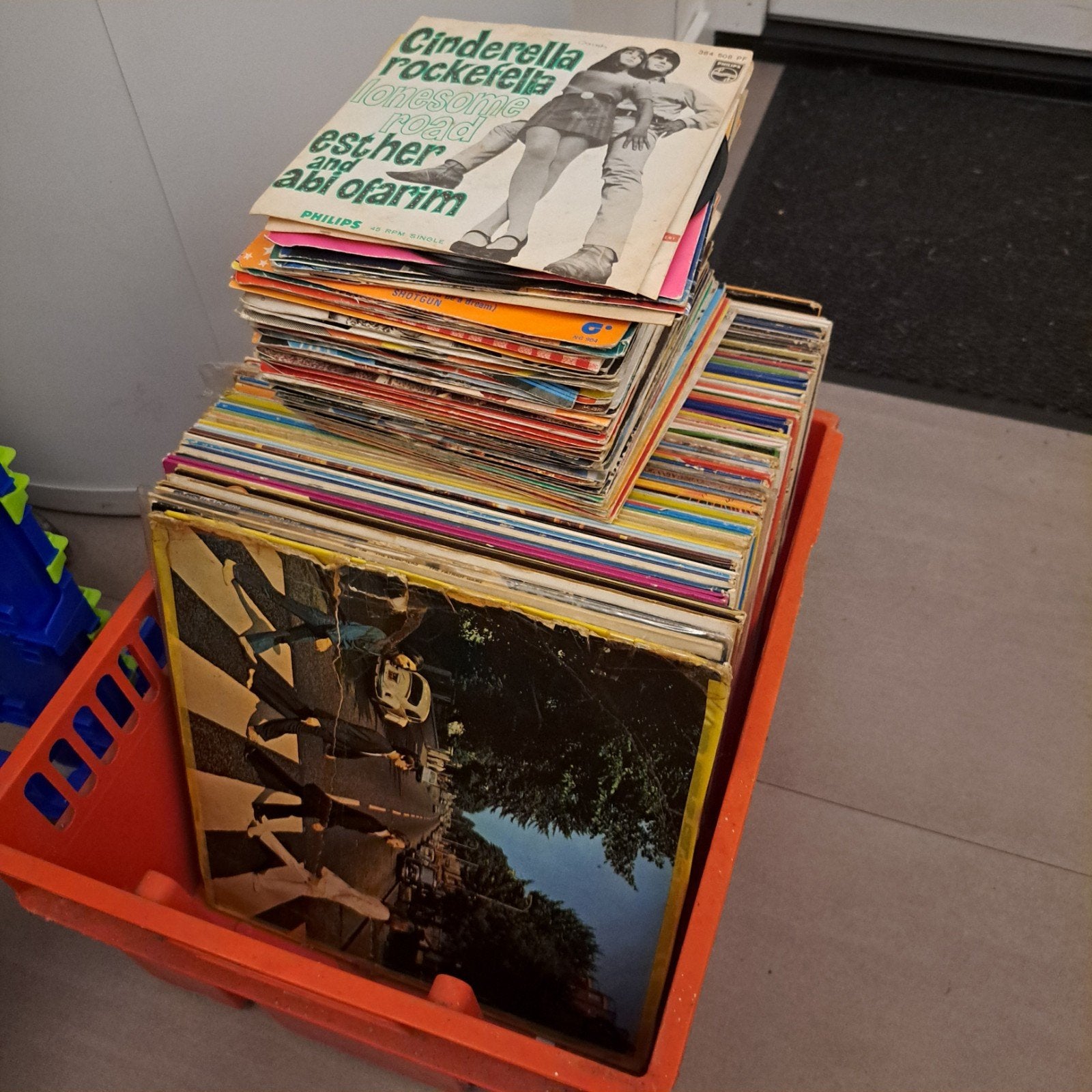 Stapel singles en LP's: Schlagers en Pop, incl. Abbey Road, Ophalen, Pop, LP