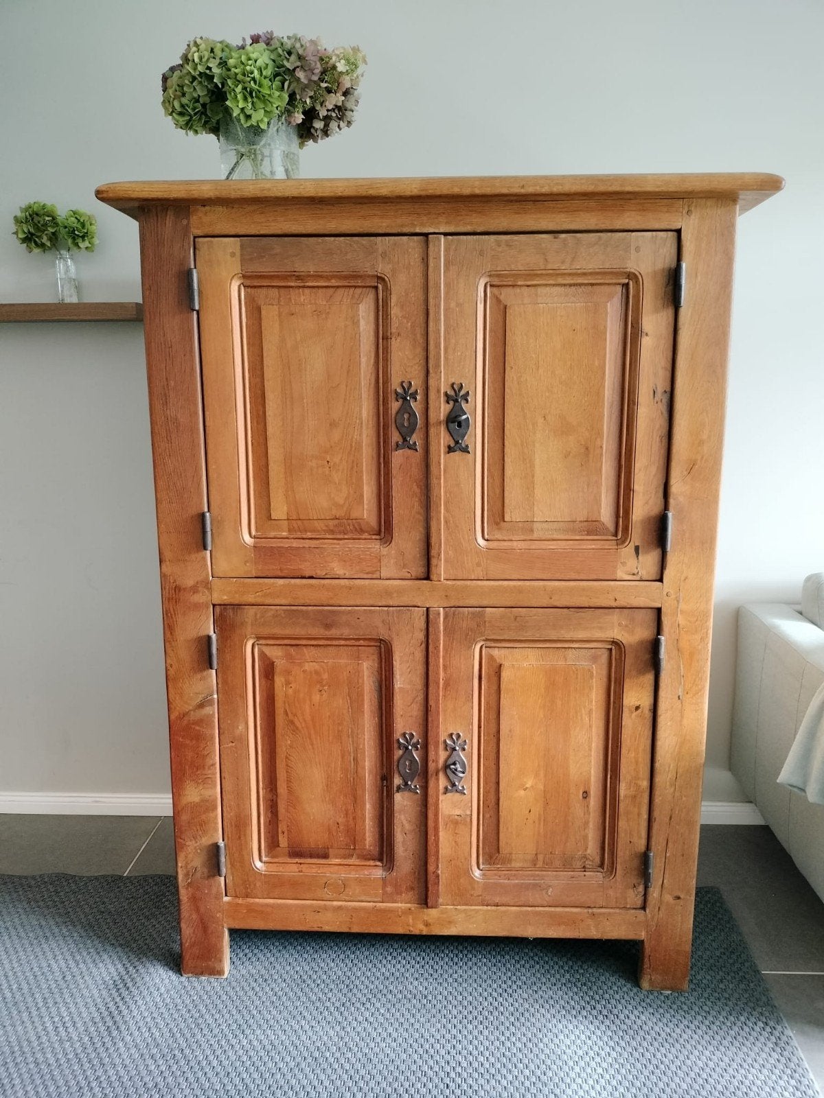 Antieke Spaanse kast uit 1887 eikenhout in nette staat, Antiek en Kunst, Ophalen
