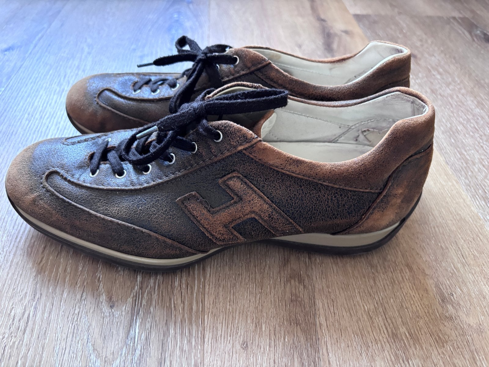 Hogan sneakers maat 42 - Bruin leer, Kleding | Heren, Schoenen, Bruin, Ophalen of Verzenden, Sneakers of Gympen, Zo goed als nieuw