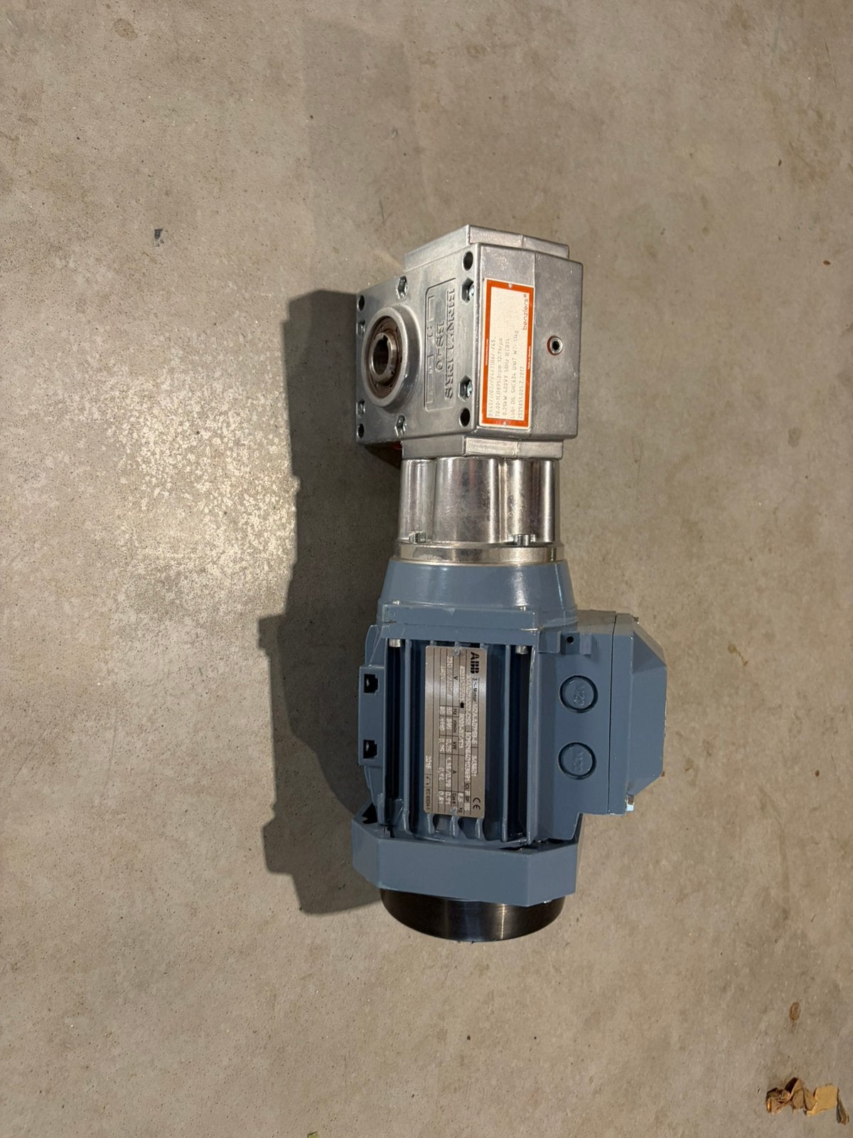 Tandwielkast met ABB motor, Ophalen, Zo goed als nieuw