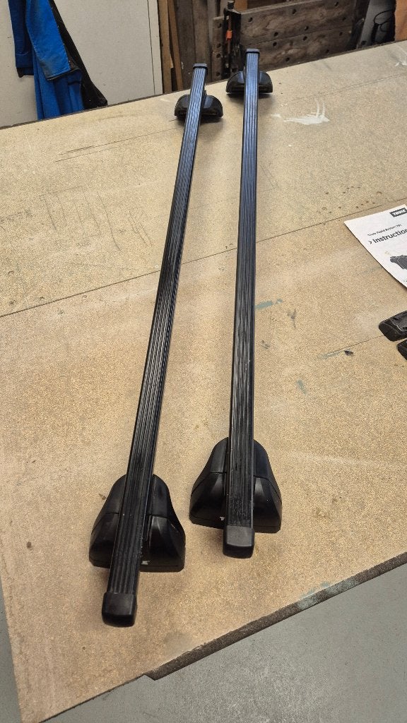 Te koop Thule dakdrager 3069 voor Mazda CX5 of Ford Mondeo, Auto diversen, Dakdragers, Ophalen, Zo goed als nieuw
