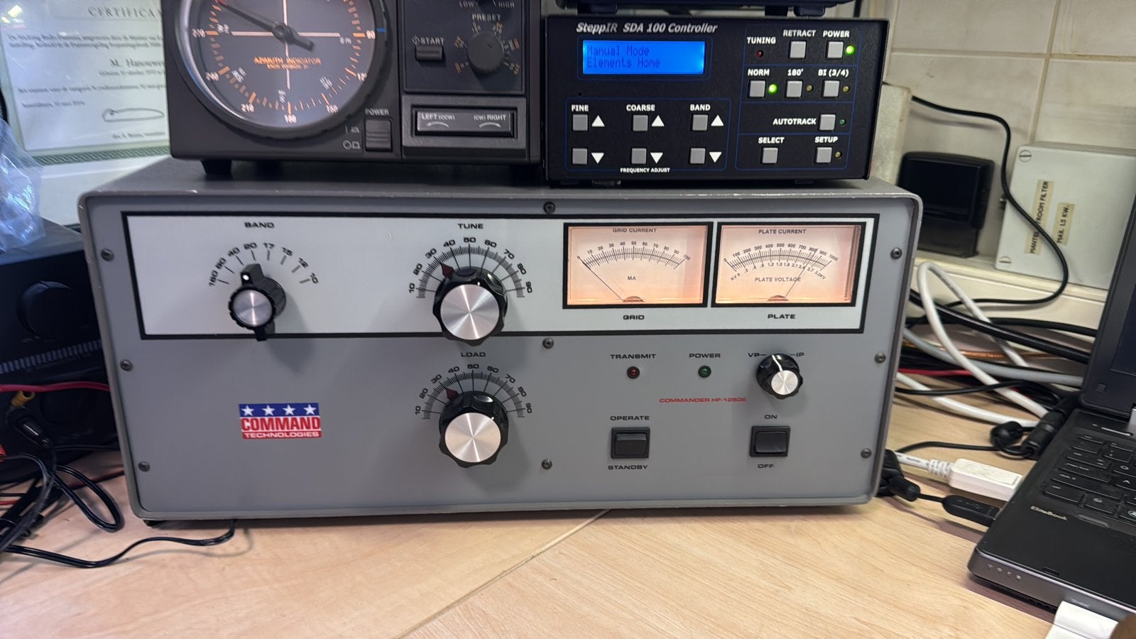 MOOIE COMMANDER HF1250E HF LINEAIR MET RESERVE BUIS, Ophalen, Gebruikt, Zender