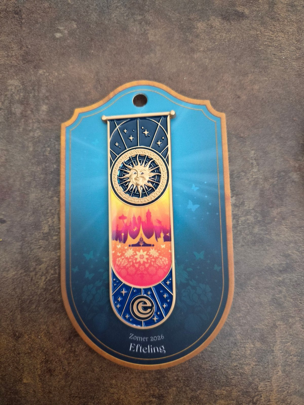 Efteling zomerpin nummer 5, Ophalen of Verzenden, Nieuw, Button of Speldje