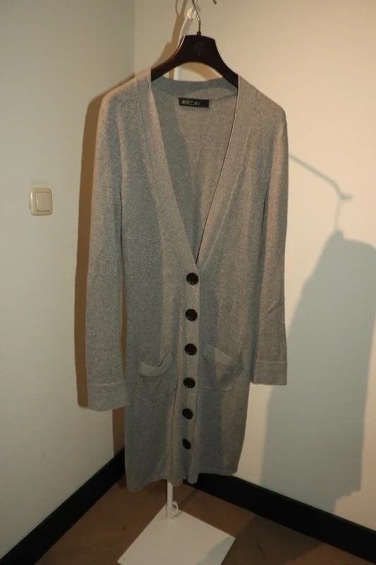 Marccain lang vest grijs zjide cashmere knopen zakjes N2/S