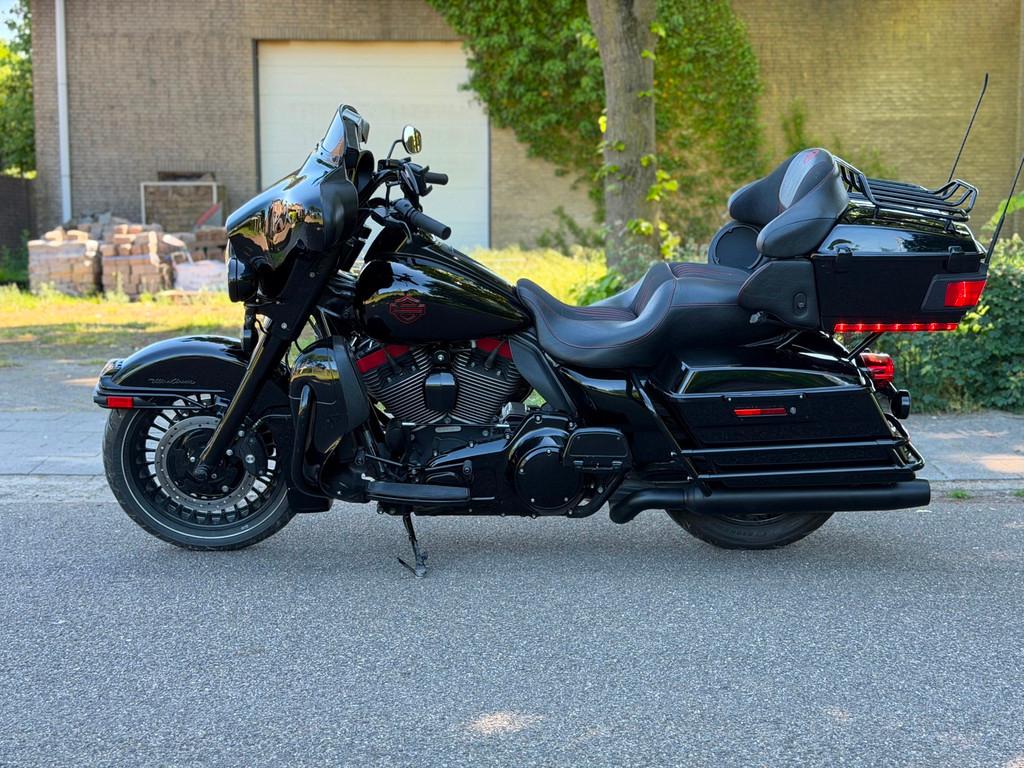 Harley Davidson FLHTCU Electra Glide Ultra Classic BLACK EDI, Motoren, Motoren | Harley-Davidson, Bedrijf, Toermotor, 1584 cc
