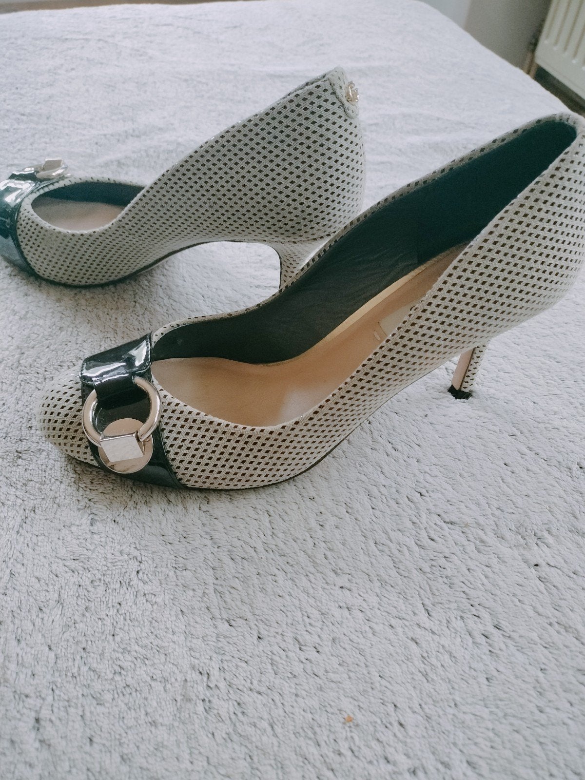 Guess Pumps - Zo goed als nieuw, Pumps, Ophalen of Verzenden, Zo goed als nieuw, Overige kleuren