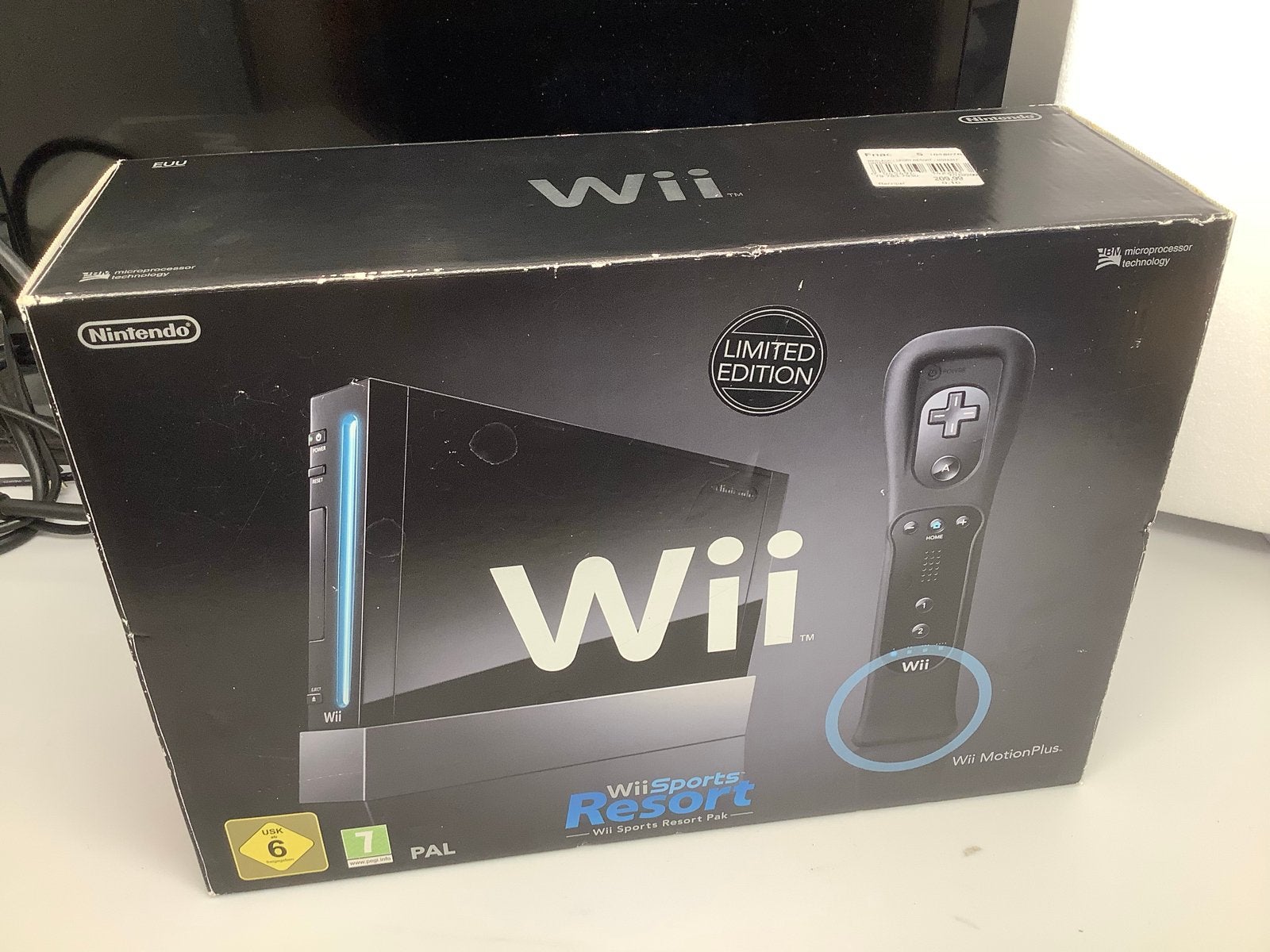Nintendo Wii Zwart Limited Edition Sports Resort Pak, Ophalen of Verzenden, Gebruikt, Met 1 controller, Met games