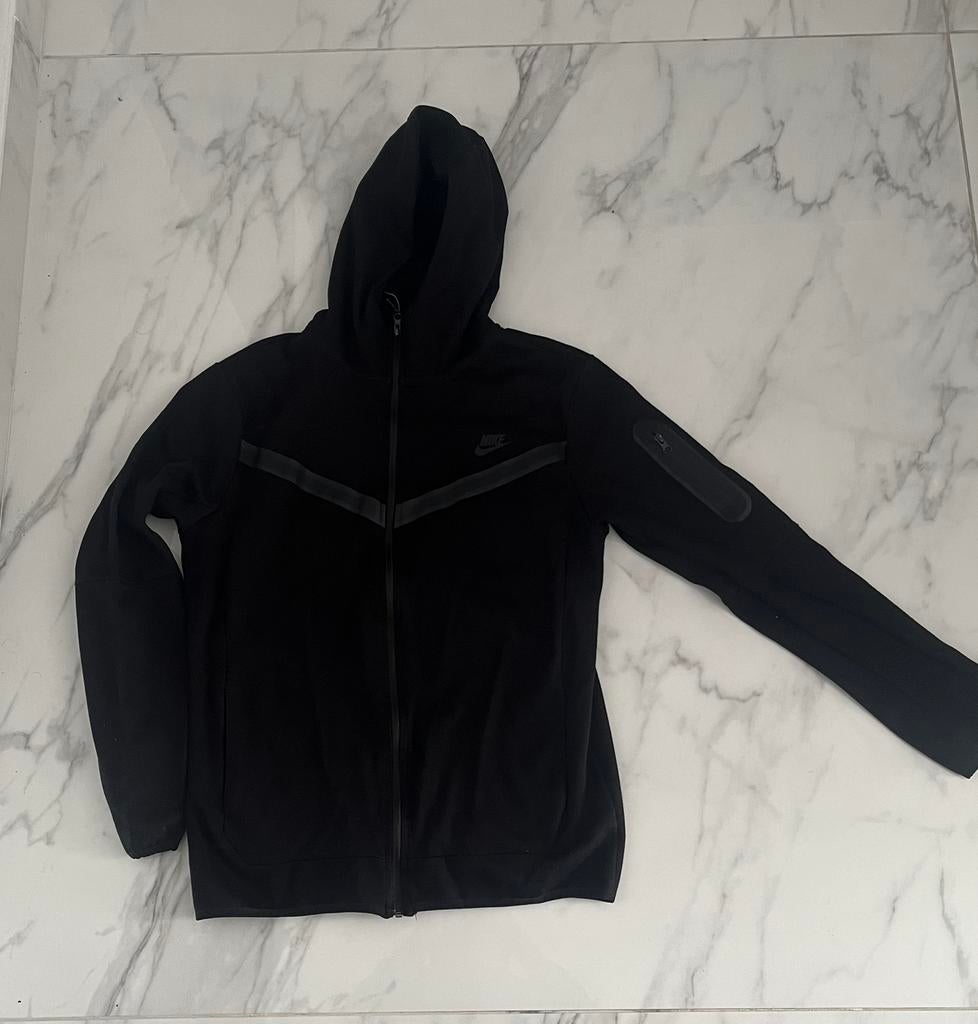 Nike tech Zwarte Hoodie XXL - Zo goed als nieuw, Kleding | Heren, Truien en Vesten, Ophalen of Verzenden, Zo goed als nieuw