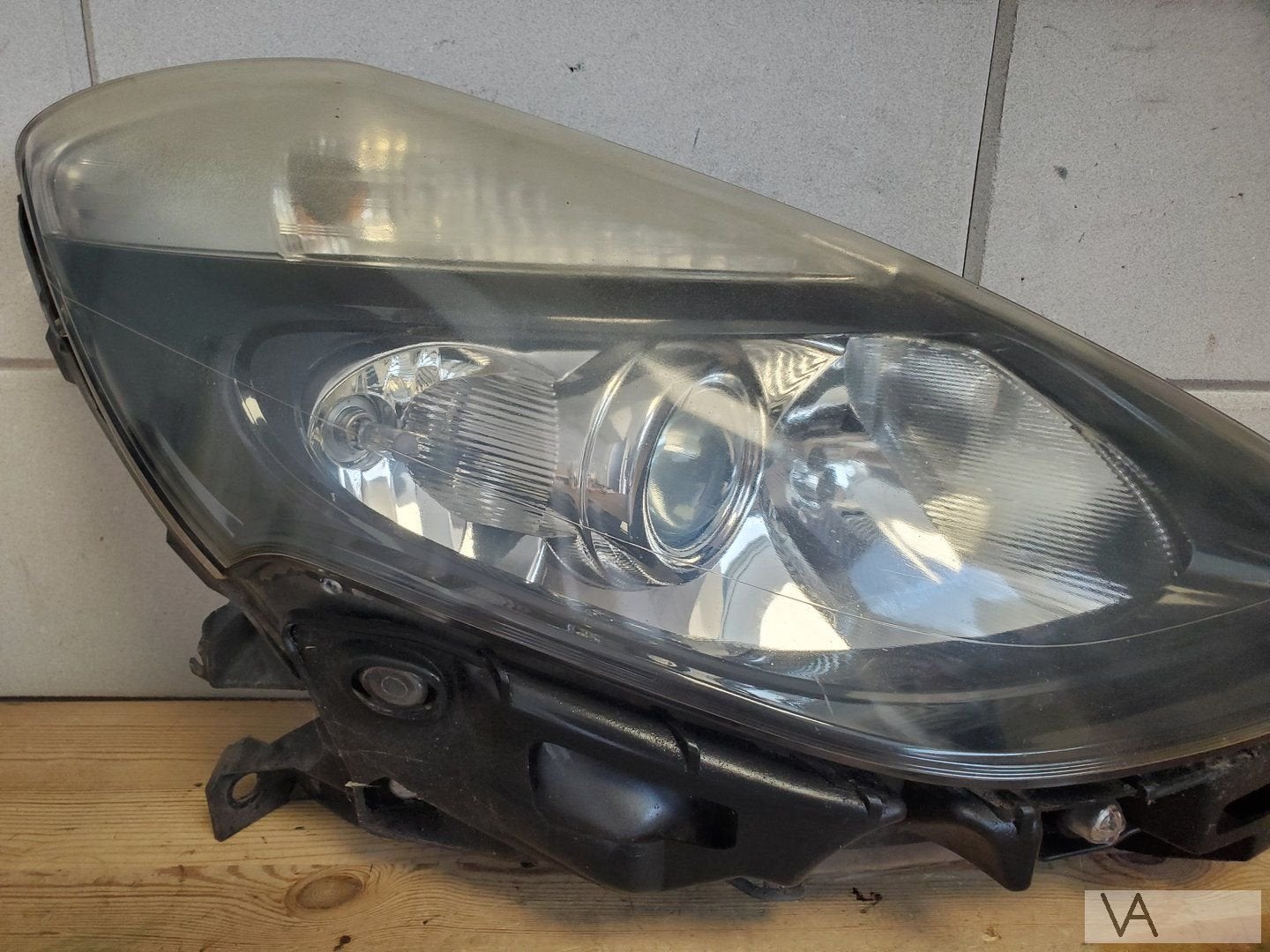 Renault Clio 3 facelift 09 - 13 koplamp rechts zwart + lens, Gebruikt, -, Renault, -