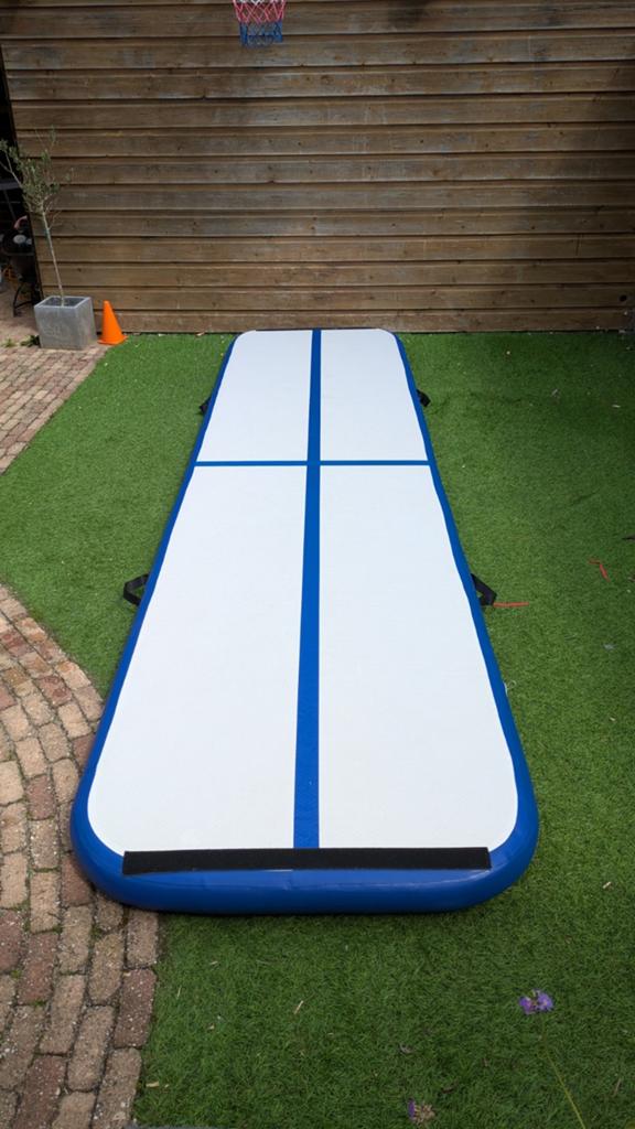 Mooie Airtrack 400 x 100 x 10 cm, Kindermaat 122 t/m 140, Ophalen, Materiaal