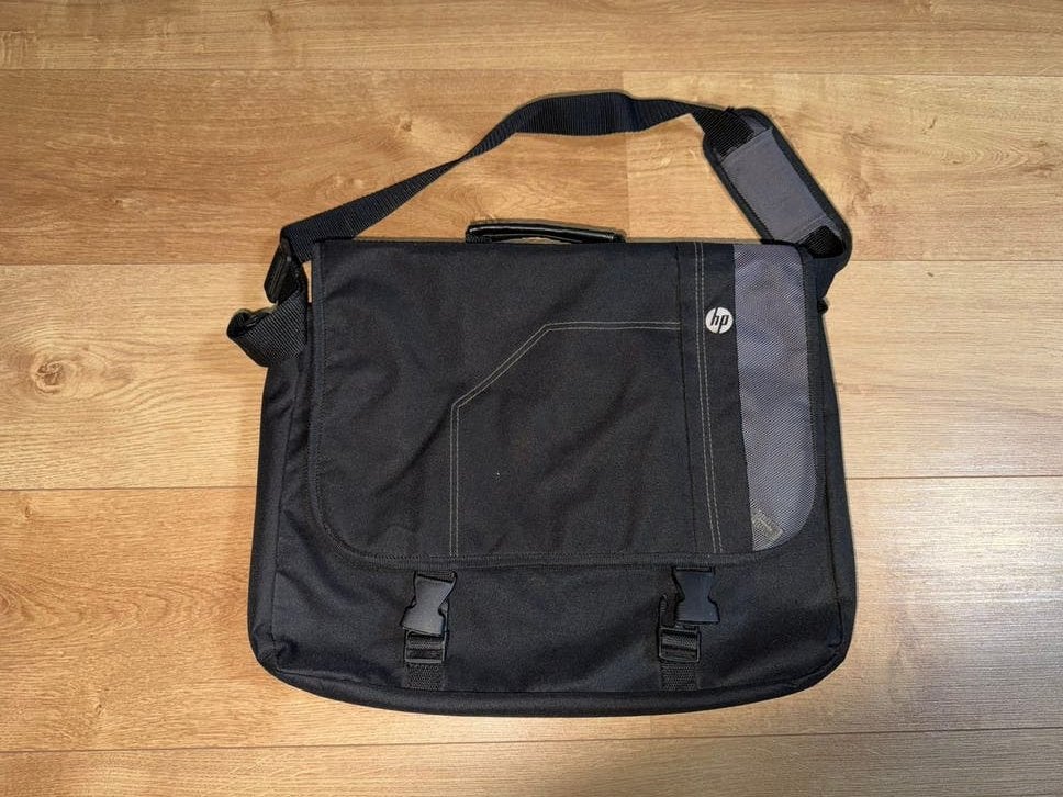 Originele HP laptoptas 15,6 inch met schouderband, Ophalen of Verzenden, 16 inch, Zo goed als nieuw