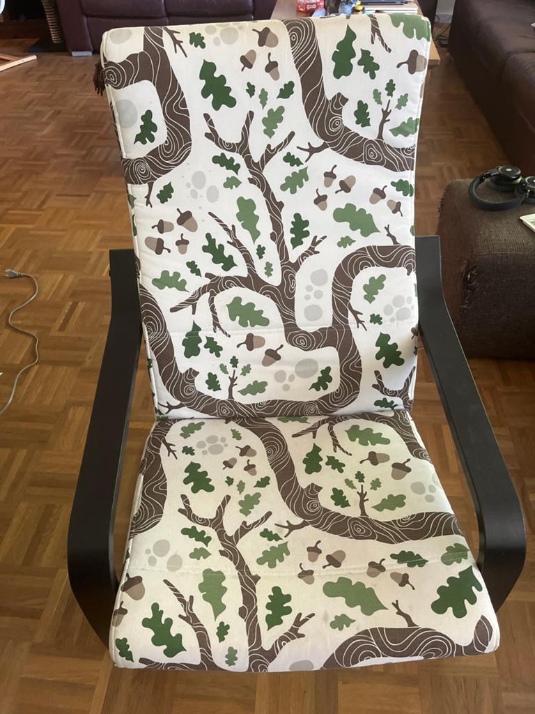 Ikea Poang Comfortabele schommelstoel met eikenprint kussen, Huis en Inrichting, Stoelen, Ophalen, Overige kleuren, Zo goed als nieuw