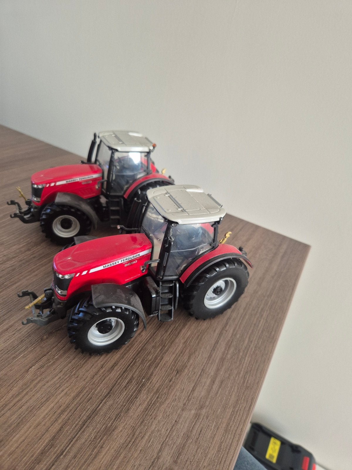 UH mf 8690, Ophalen of Verzenden, Gebruikt, Tractor of Landbouw, Universal Hobbies