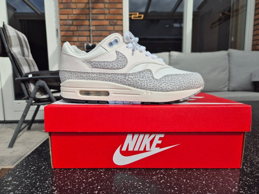 Nike Air Max 1 Safari White 41 Atmos Patta Woei exclusive, Wit, Nike, Nieuw, Ophalen of Verzenden