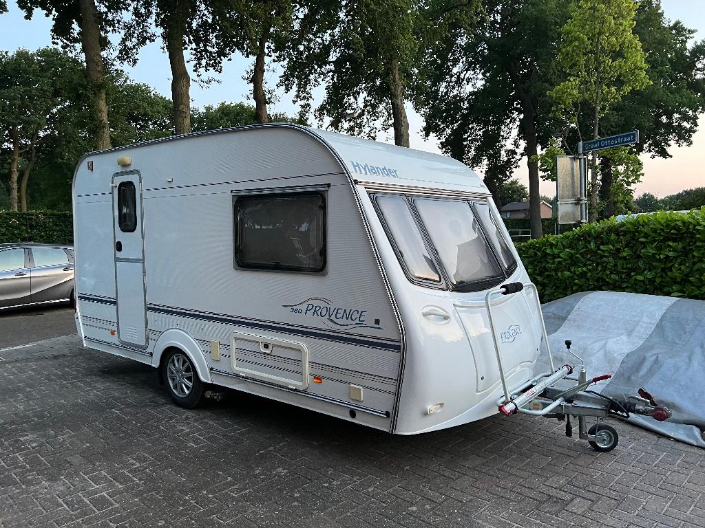 Caravan Hylander Provence 380 van bouwjaar 2000, Overige merken, Treinzit, 750 - 1000 kg, 5 tot 6 meter