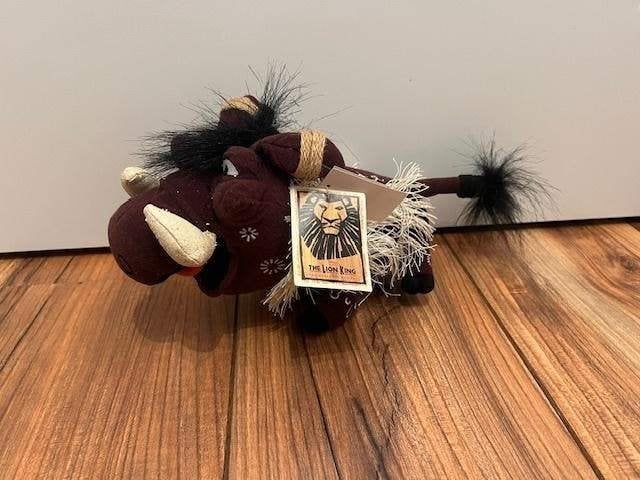 Lion King Musical Pumba pluche knuffel nieuw met label, Ophalen of Verzenden, Nieuw, Overige typen