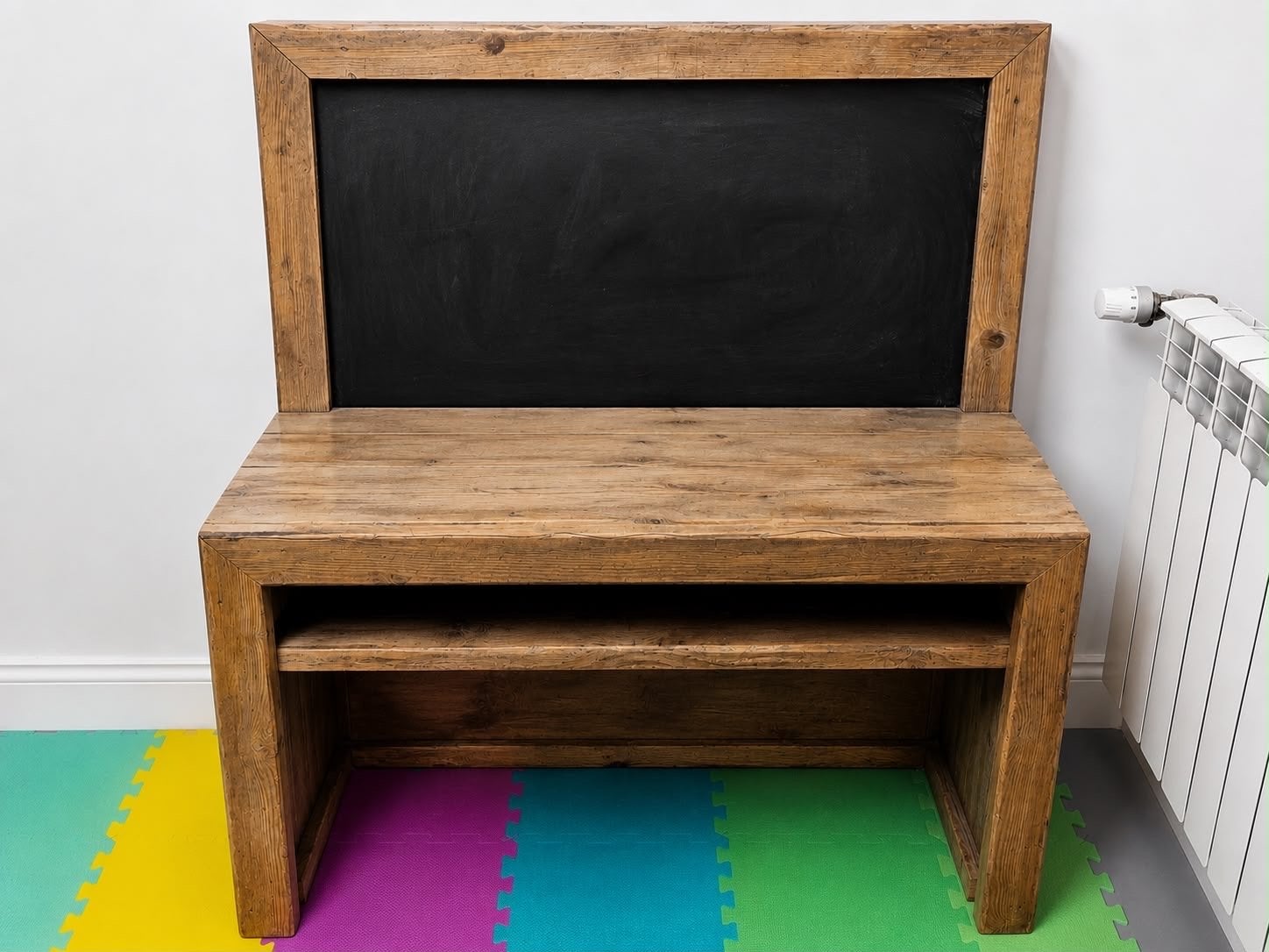 Houten kinderbureau met schoolbord steigerhout, Ophalen, Opbergruimte, Gebruikt, Hout