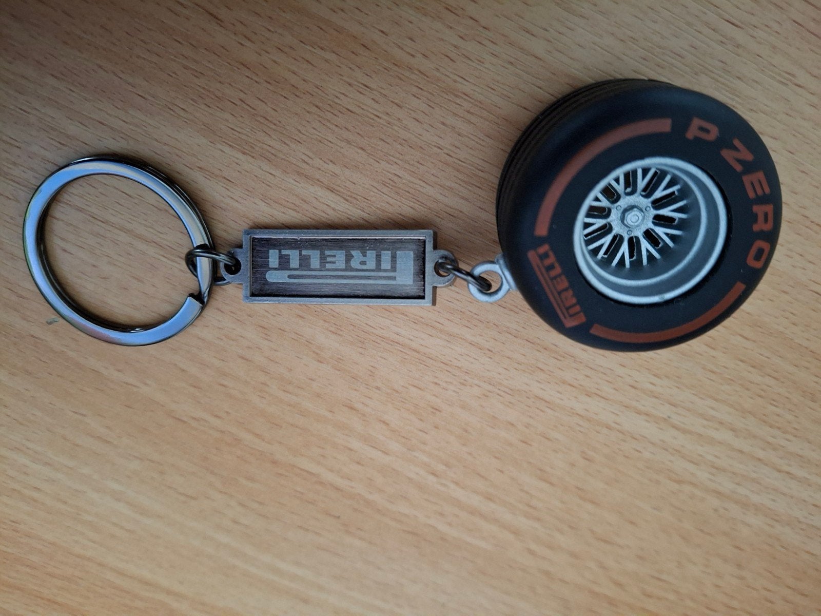 Pirelli F1 sleutelhanger, Verzamelen, Ophalen of Verzenden, Zo goed als nieuw, Formule 1