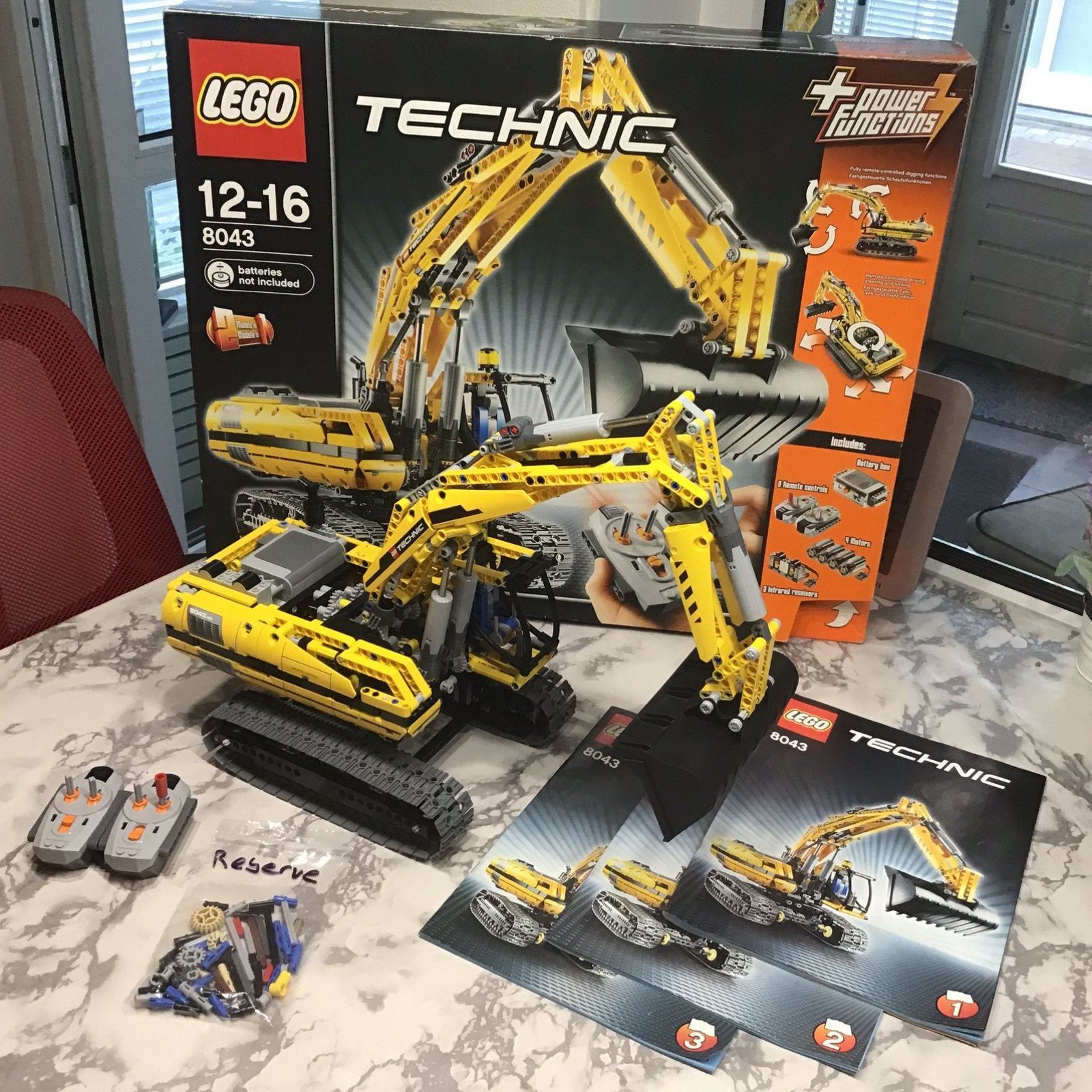Lego Technic 8043 Motorized Excavator. 100% compleet, Kinderen en Baby's, Speelgoed | Duplo en Lego, Ophalen of Verzenden, Zo goed als nieuw