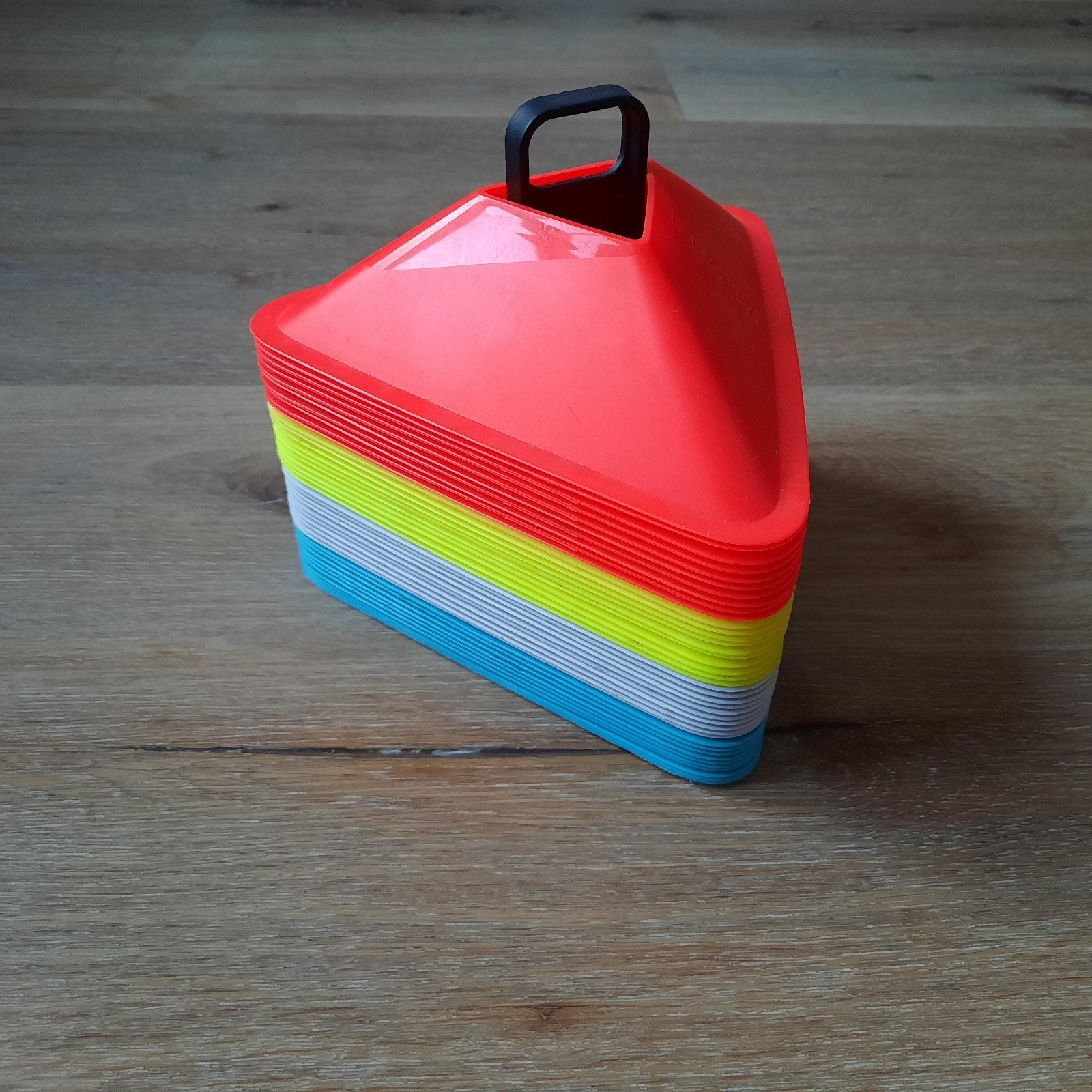 Kipsta trainings pionnen/hoedjes., Ophalen of Verzenden, Zo goed als nieuw