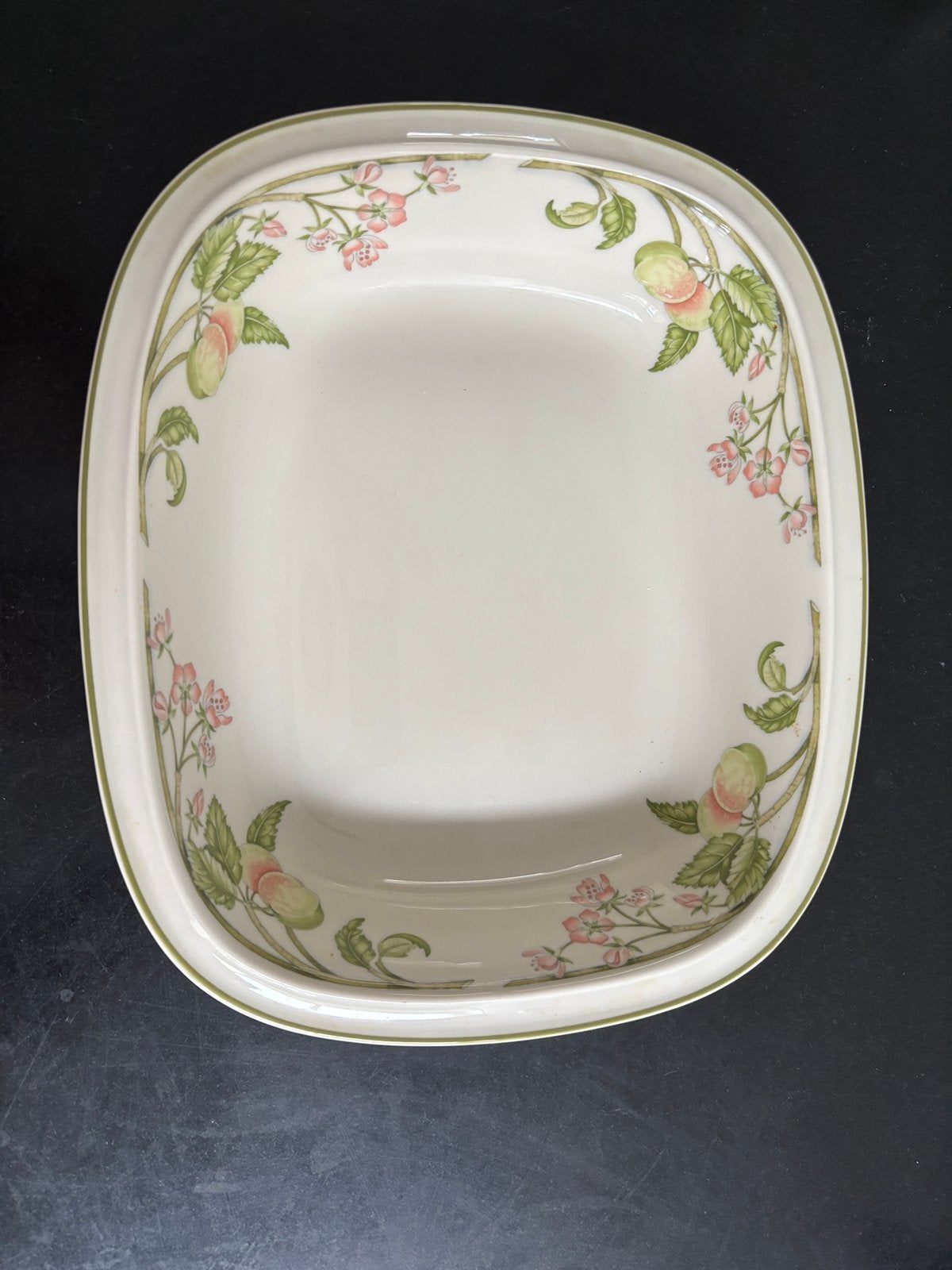 Ovenschaal/ dekschaal Wedgwood Wild Apple, 28,5cm, Ophalen, Overige stijlen, Wedgwood, Porselein