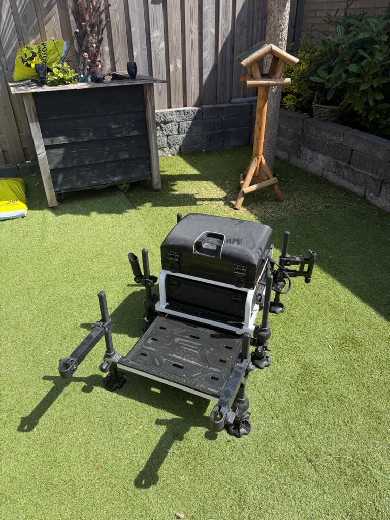 Preston Innovations Space Station Compact zitkoffer, Ophalen, Zo goed als nieuw